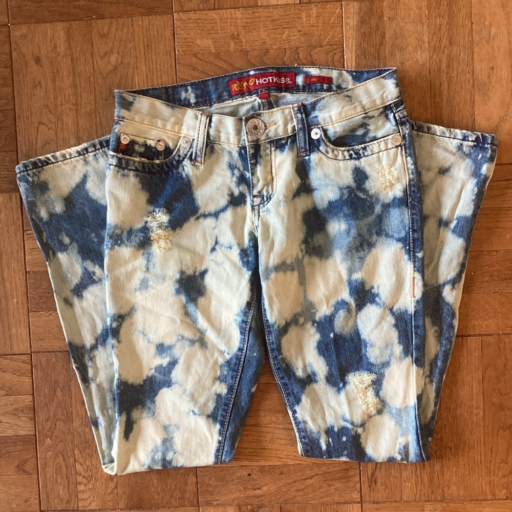 Hot Kiss bleached distressed low rise cotton Tammy straight leg jeans, juniors 3